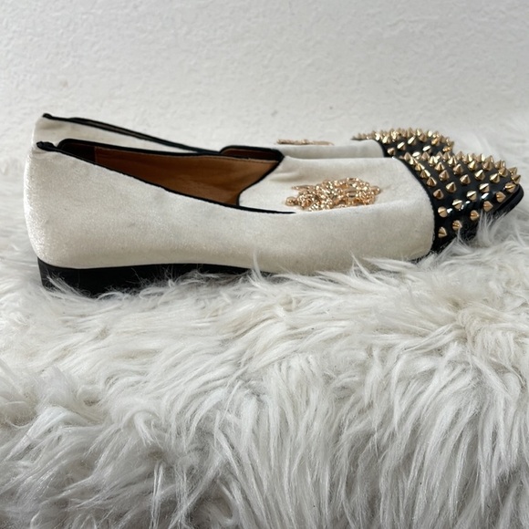 Meijiana Velvet Loafers Dress Shoes with Metal Embellishments Luxury Loafer 12 - Picture 4 of 16